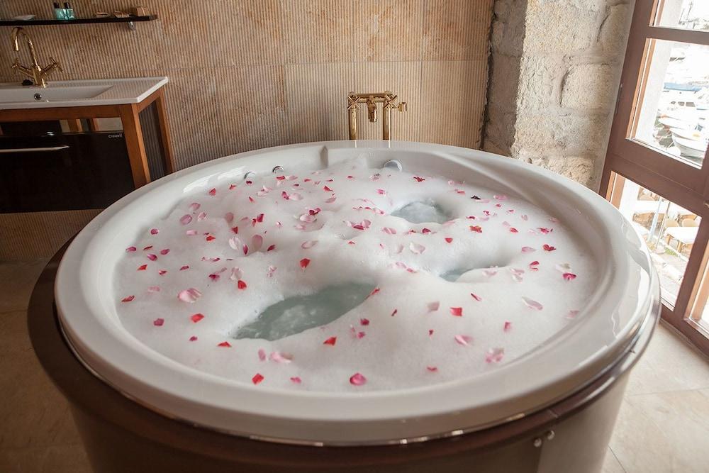 La Petra Hotel Izmir Bagian luar foto