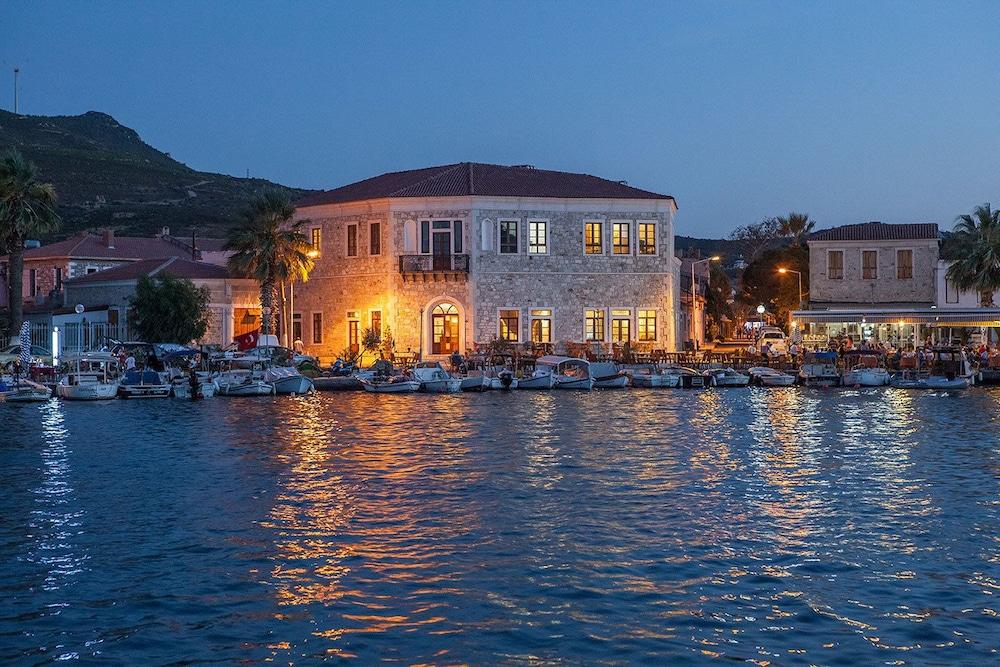La Petra Hotel Izmir Bagian luar foto